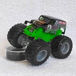 2012 Mattel Monster Jam Grave Digger 1:64 Monster Truck Hot Wheel!!